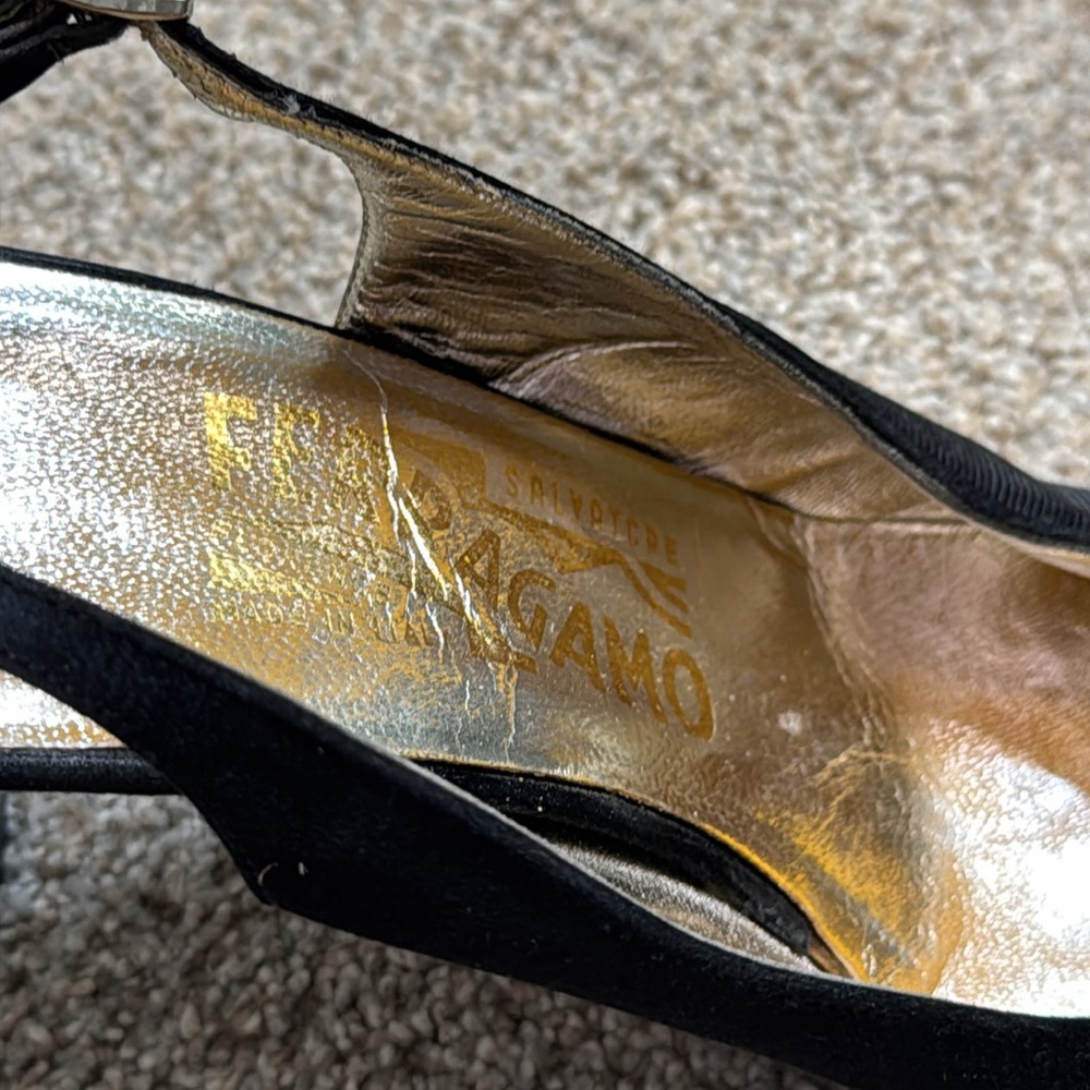 Salvatore Ferragamo | Vintage Sling Back Kitten Heels Pumps in Black Size 9 AA - Picture 11 of 13